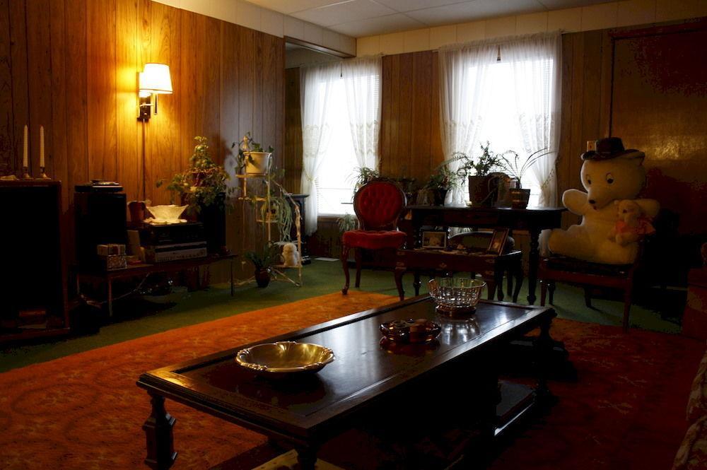 Bay Lake Inn - Frontiersman Motel Latchford Экстерьер фото