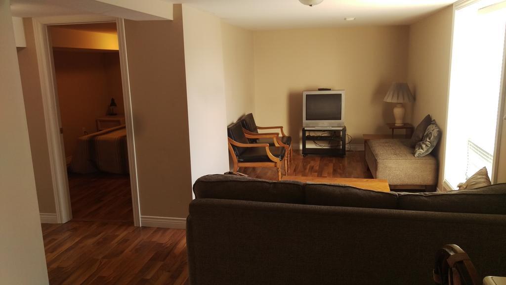 Bay Lake Inn - Frontiersman Motel Latchford Экстерьер фото