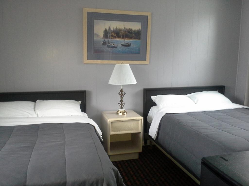 Bay Lake Inn - Frontiersman Motel Latchford Экстерьер фото