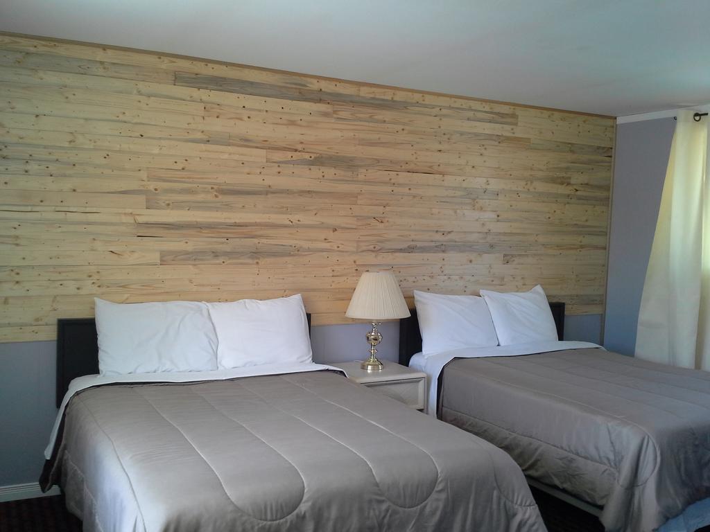 Bay Lake Inn - Frontiersman Motel Latchford Экстерьер фото